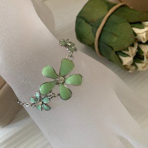 NWOT Green Enamel Flower Bracelet